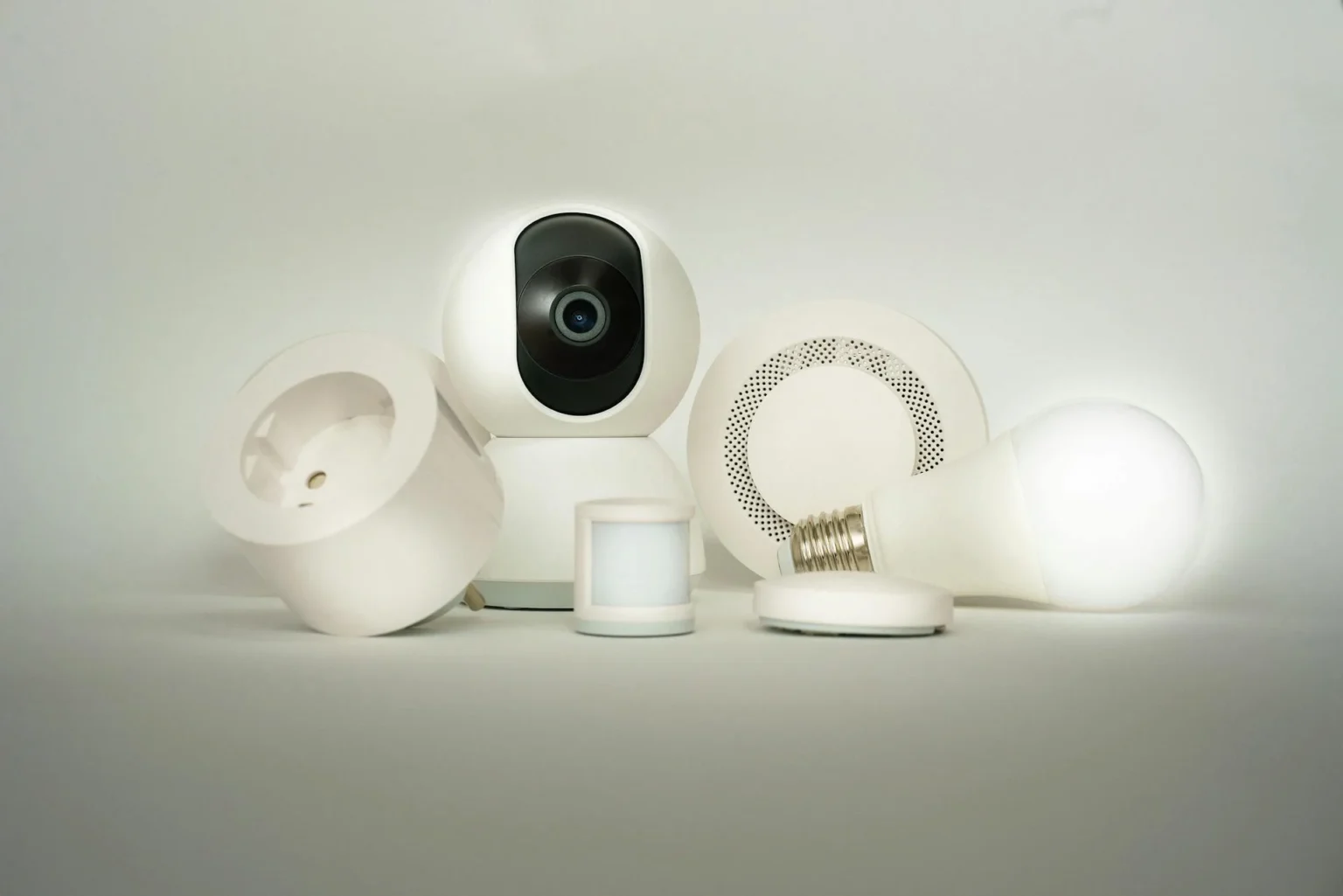 Components of a wireless security alarm setup